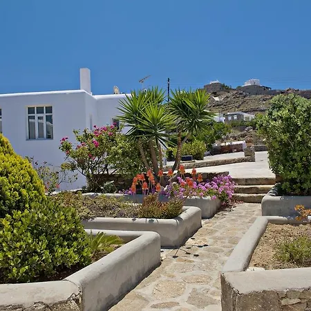 Evagelia's Place מלון דירות 2*