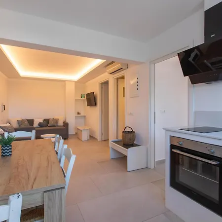 Evagelia's Place 4*